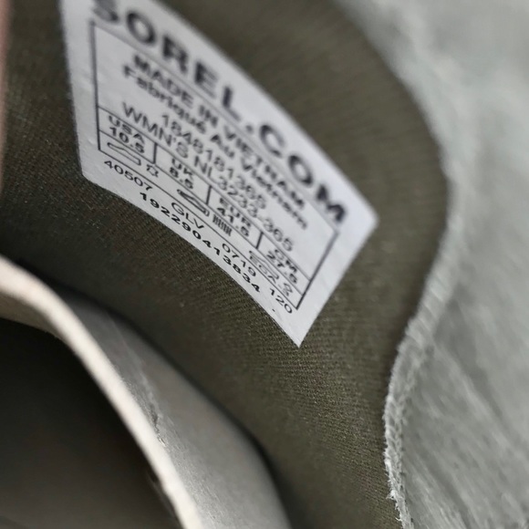 NIB Sorel Lolla Cut Out Booties Nubuck -Waterproof - Picture 16 of 16